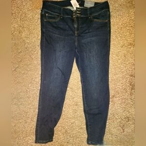NWT TORRID Women's JEGGINGS 18 SHORT